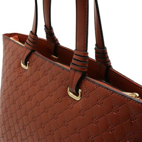 bolsa grande bordada detalhes caramelo|Bolsa Grande Caramelo Monograma Shopper .